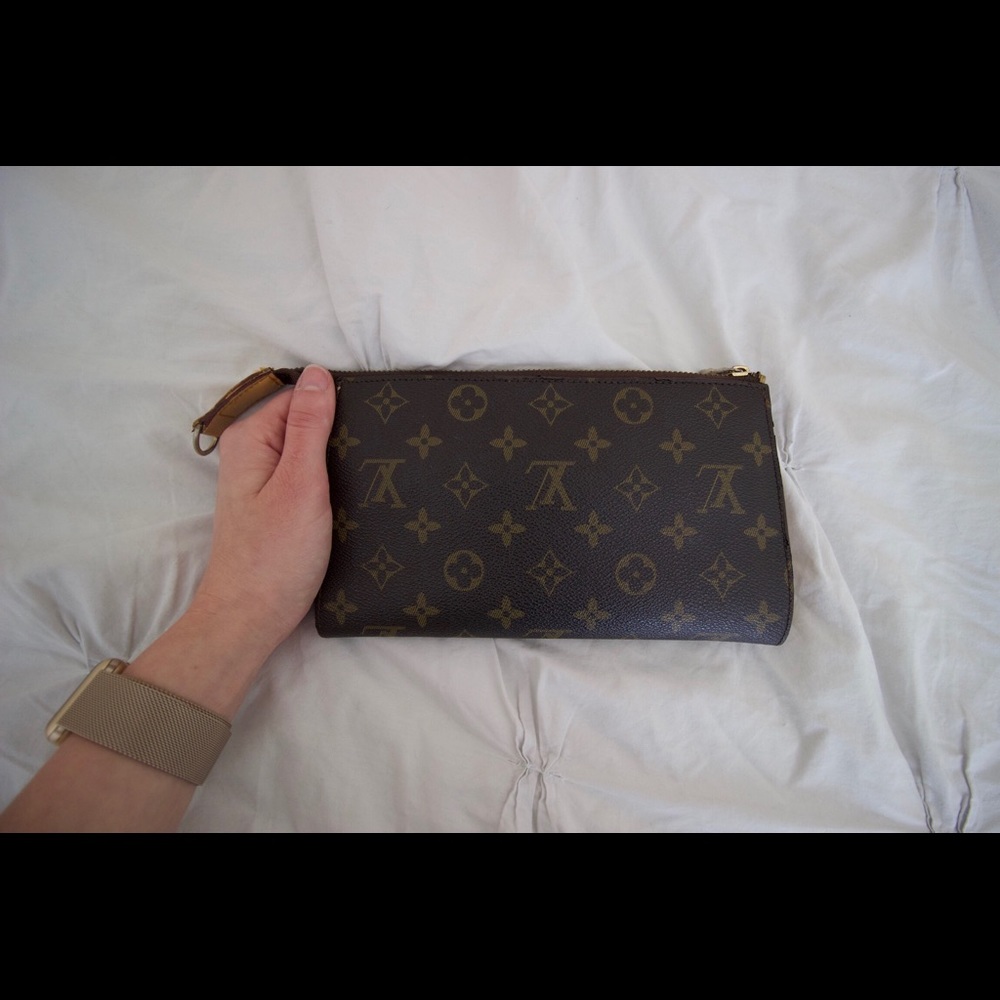 Beautiful vintage Louis Vuitton clutch purse