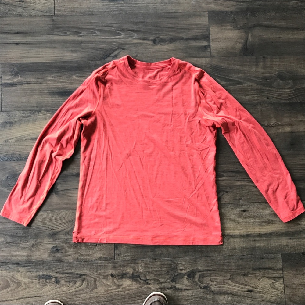 Lululemon L athletic shirt - No stains or rips