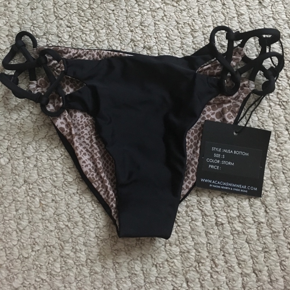 NWT Acacia Nusa Bottom S