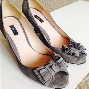 ZARA Open toe pumps. 👡