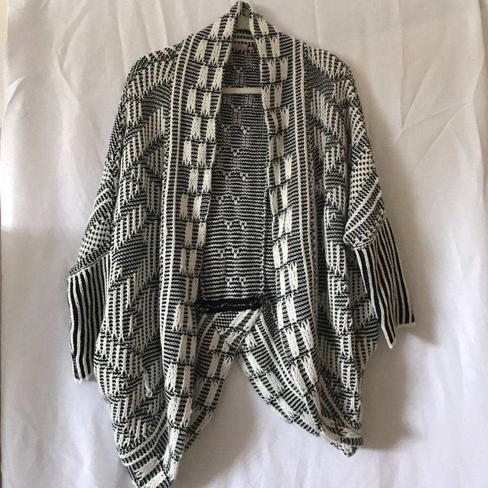 Ginger Jar Knit Shrug