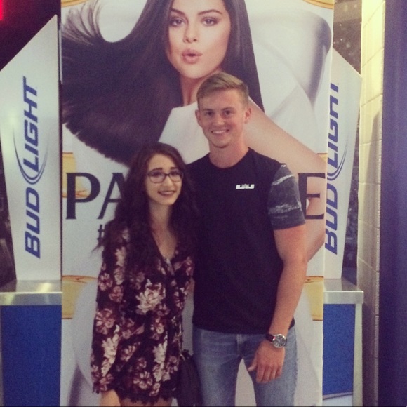 Meet your Posher, Micaela - Picture 2 of 2