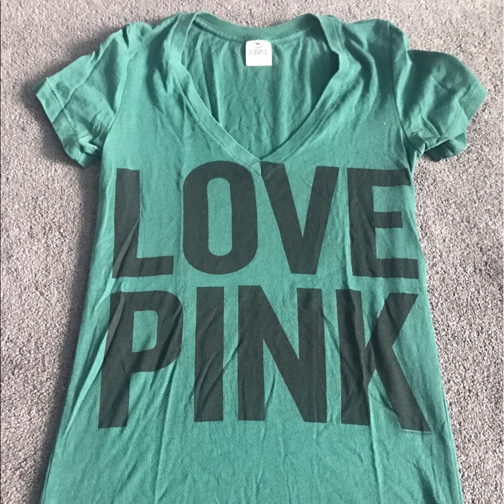 VS PINK V-neck
