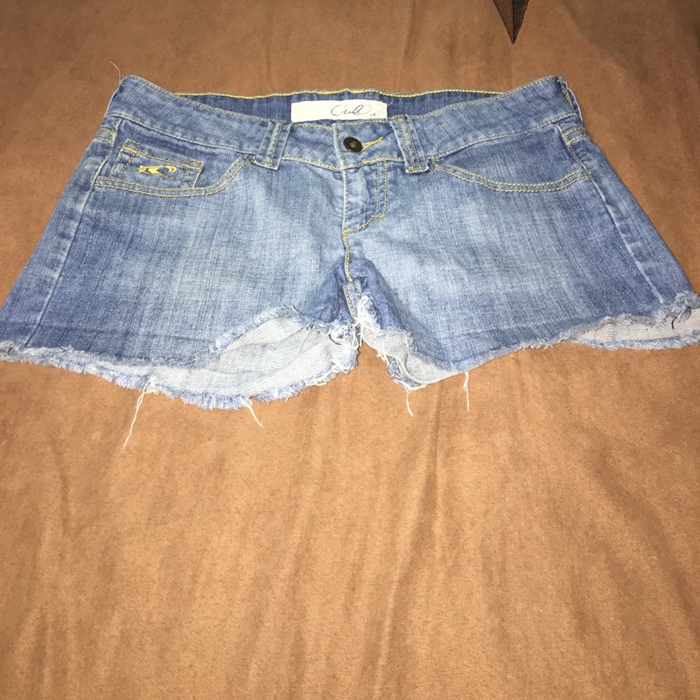 O'Neill cutoff shorts