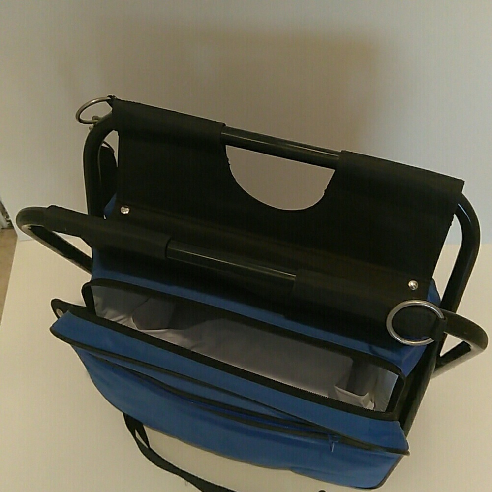 Portable Folding Chair/Build in Cooler