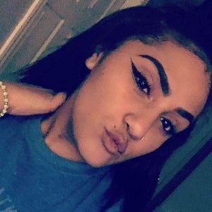 Meet your Posher, Anae