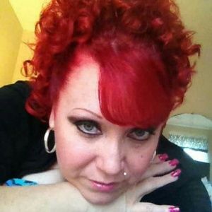 Meet your Posher, Lora