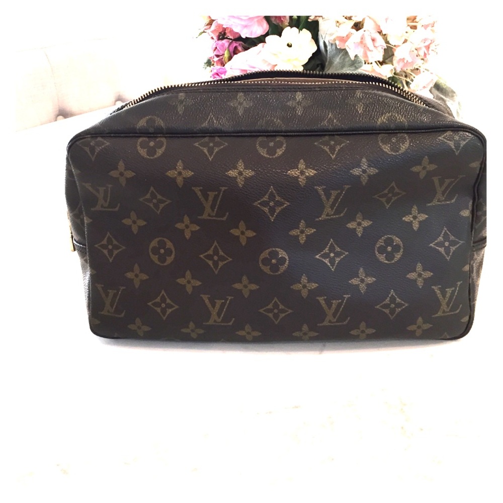 Authentic LV Trousse 28