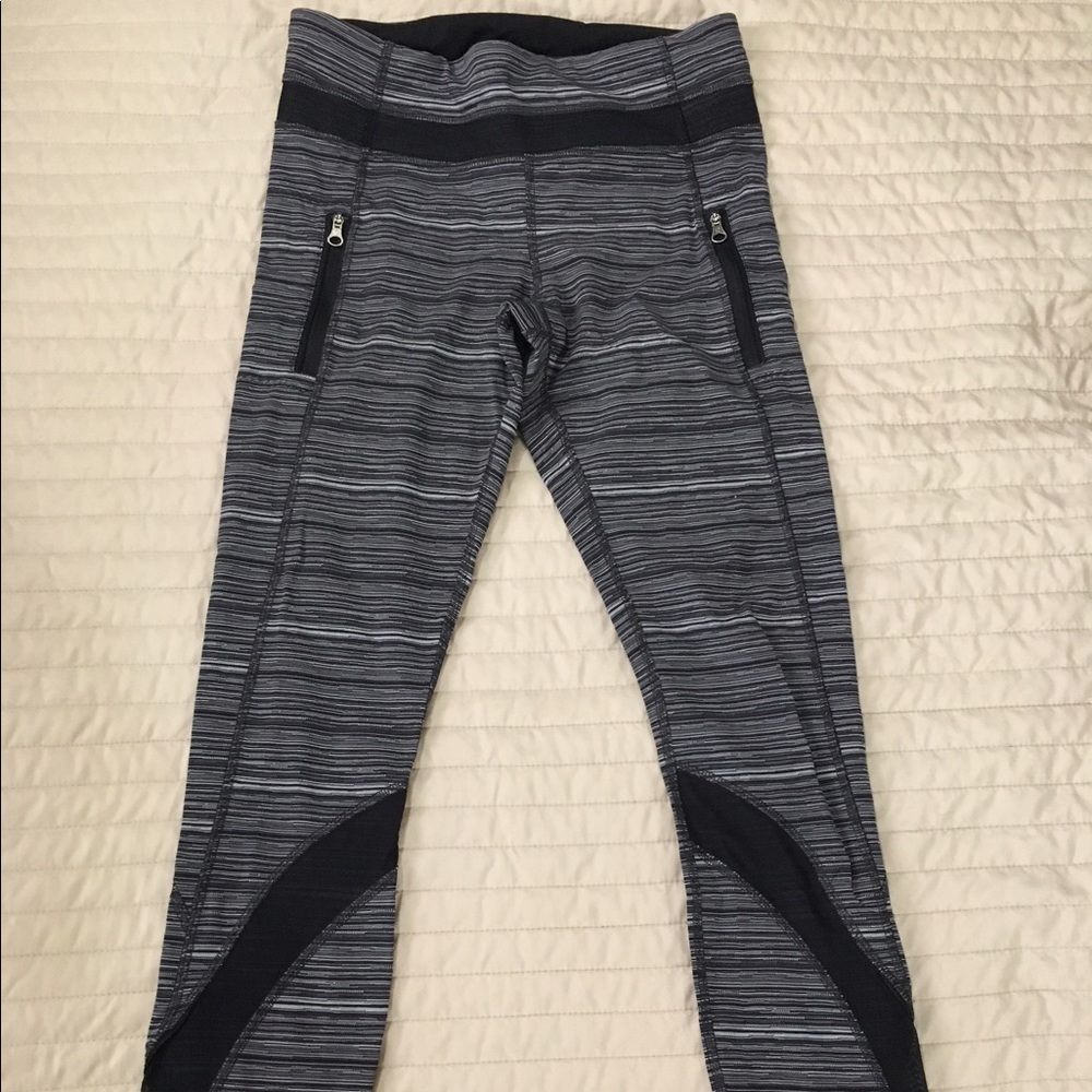 Lululemon inspire tight size 4 🍋