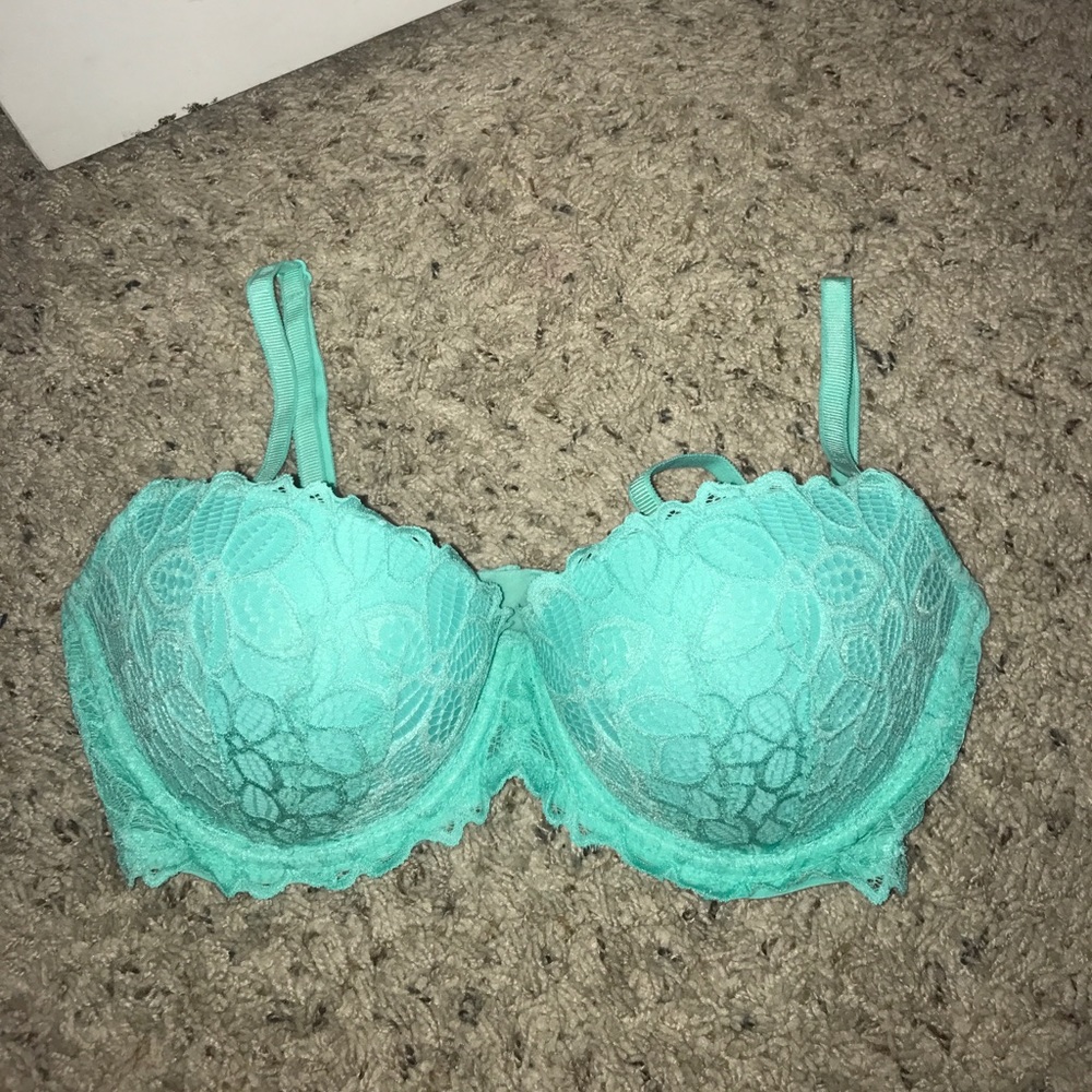 Victoria's Secret 34D push-up bra