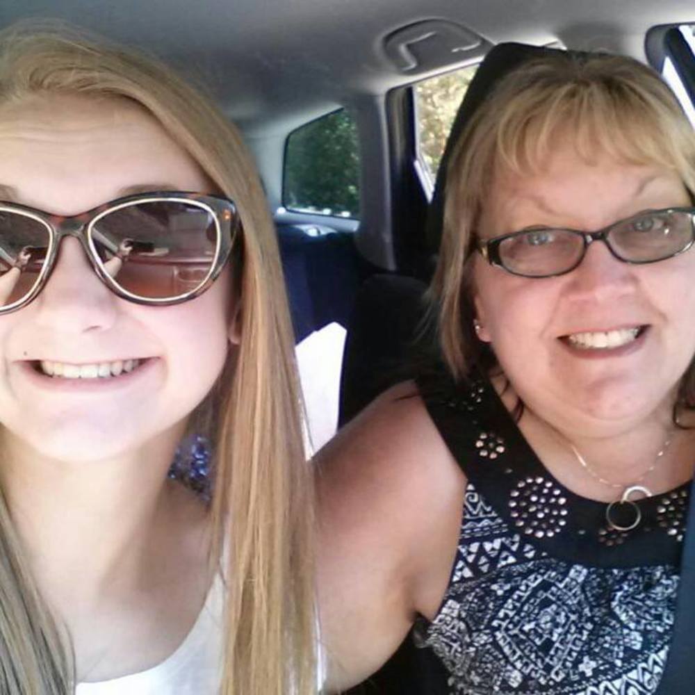 Meet your Posher, Laurie