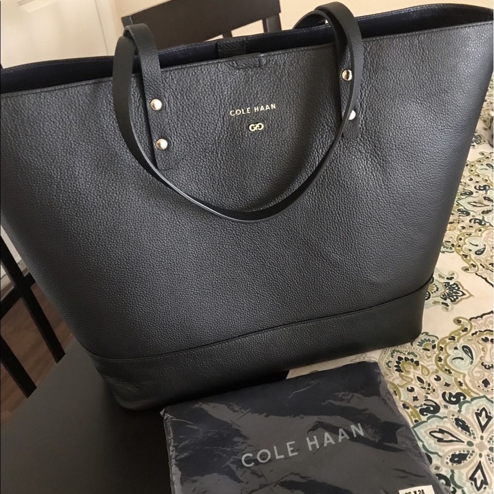 BRAND NEW Cole HAAN shoulder BAG, black leather