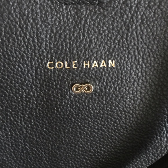 BRAND NEW Cole HAAN shoulder BAG, black leather - Picture 3 of 4
