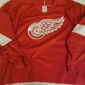 Vintage 1980s red wings jersey