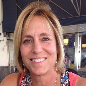 Meet your Posher, Lorrie