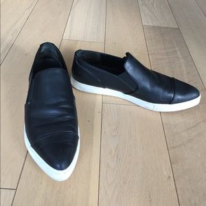 VINCE Paeyre pointed toe sneaker slip ons