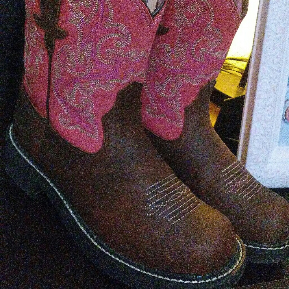 Ariat boots worn once