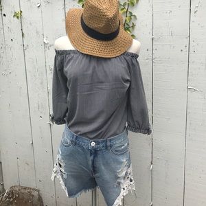 Pinstripe off the shoulder top 🌼