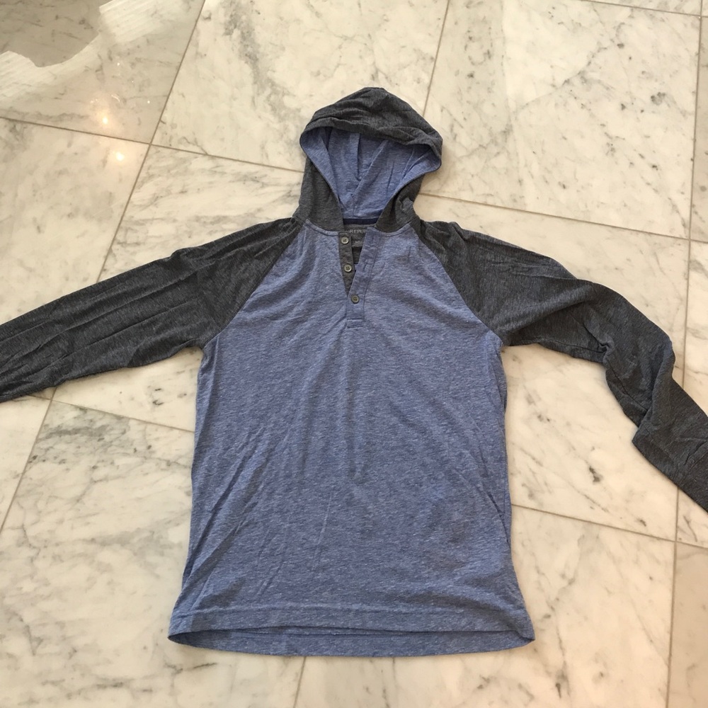 Men's hooded t shirt