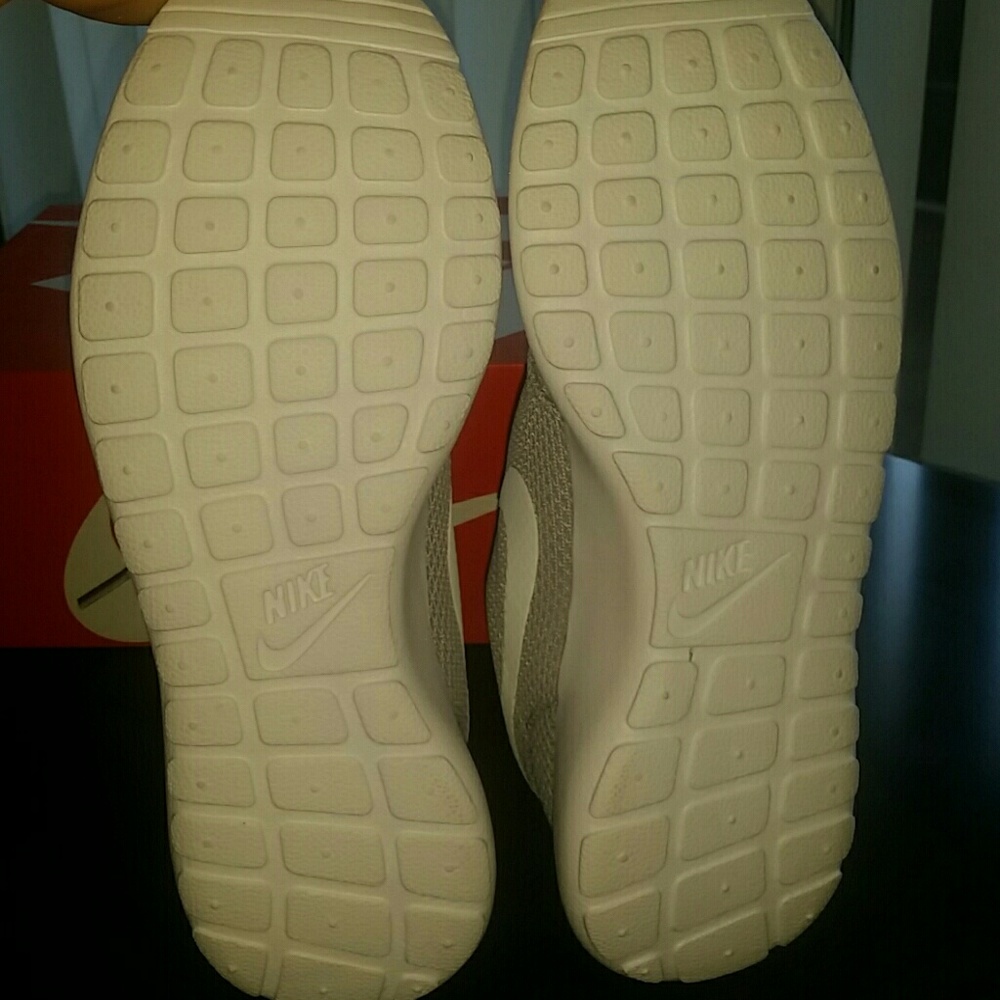 🔥🔥 Nike Roshe sneakers 🔥🔥 - Picture 7 of 7
