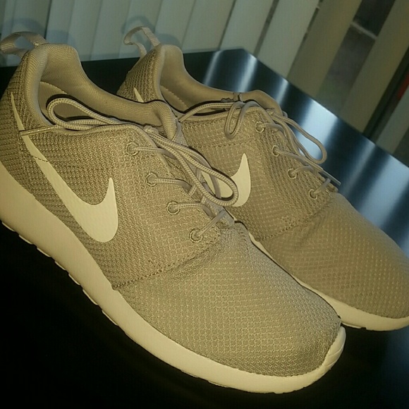 🔥🔥 Nike Roshe sneakers 🔥🔥 - Picture 4 of 7