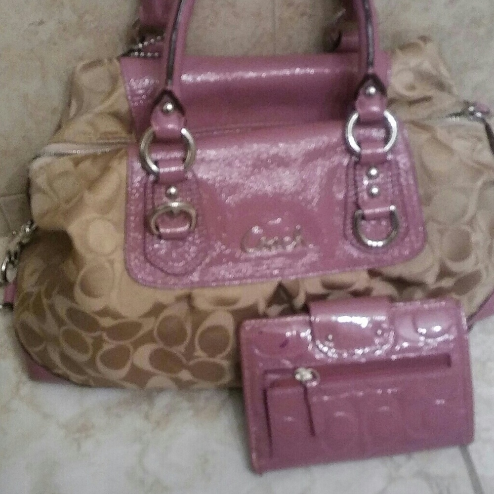 Authentic coach handbag / wallet