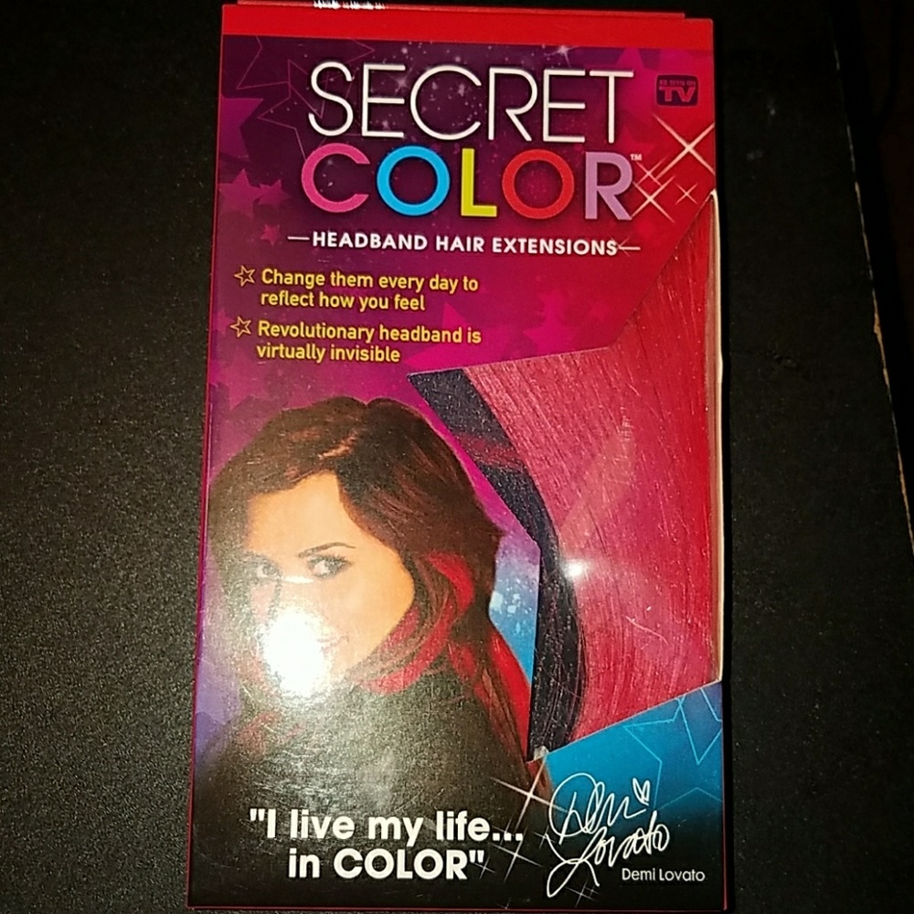 Demi Lovato Secret Color hair extensions Red