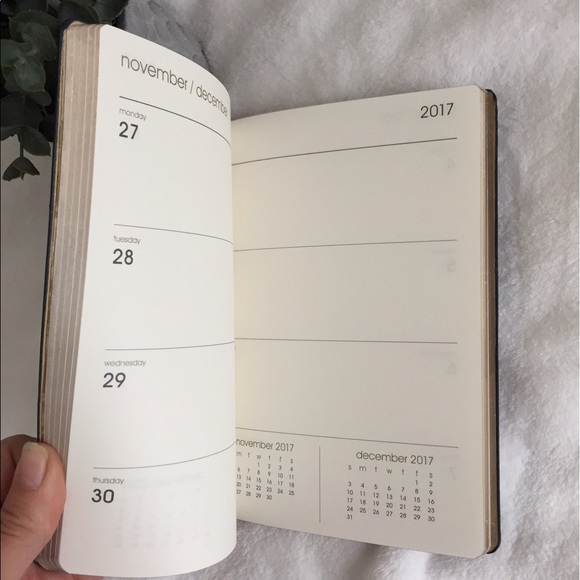 Navy Blue 2018 Planner - Picture 4 of 6