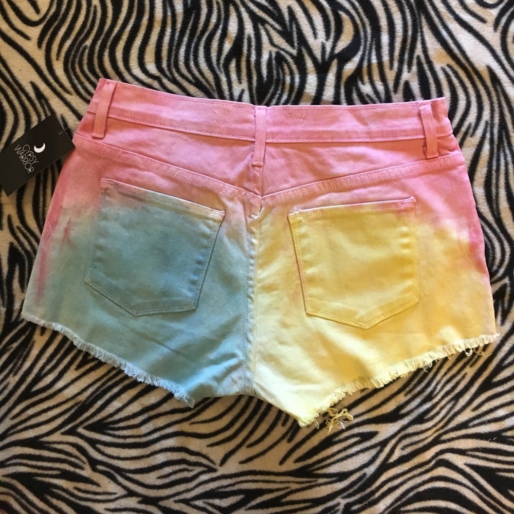 Gypsy Warrior Shorts { size 26 } - Picture 5 of 8