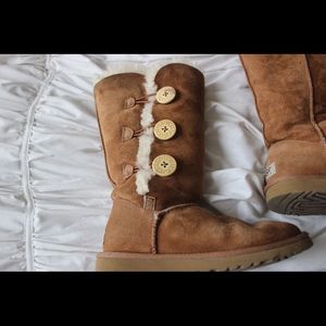 Bailey Button Ugg