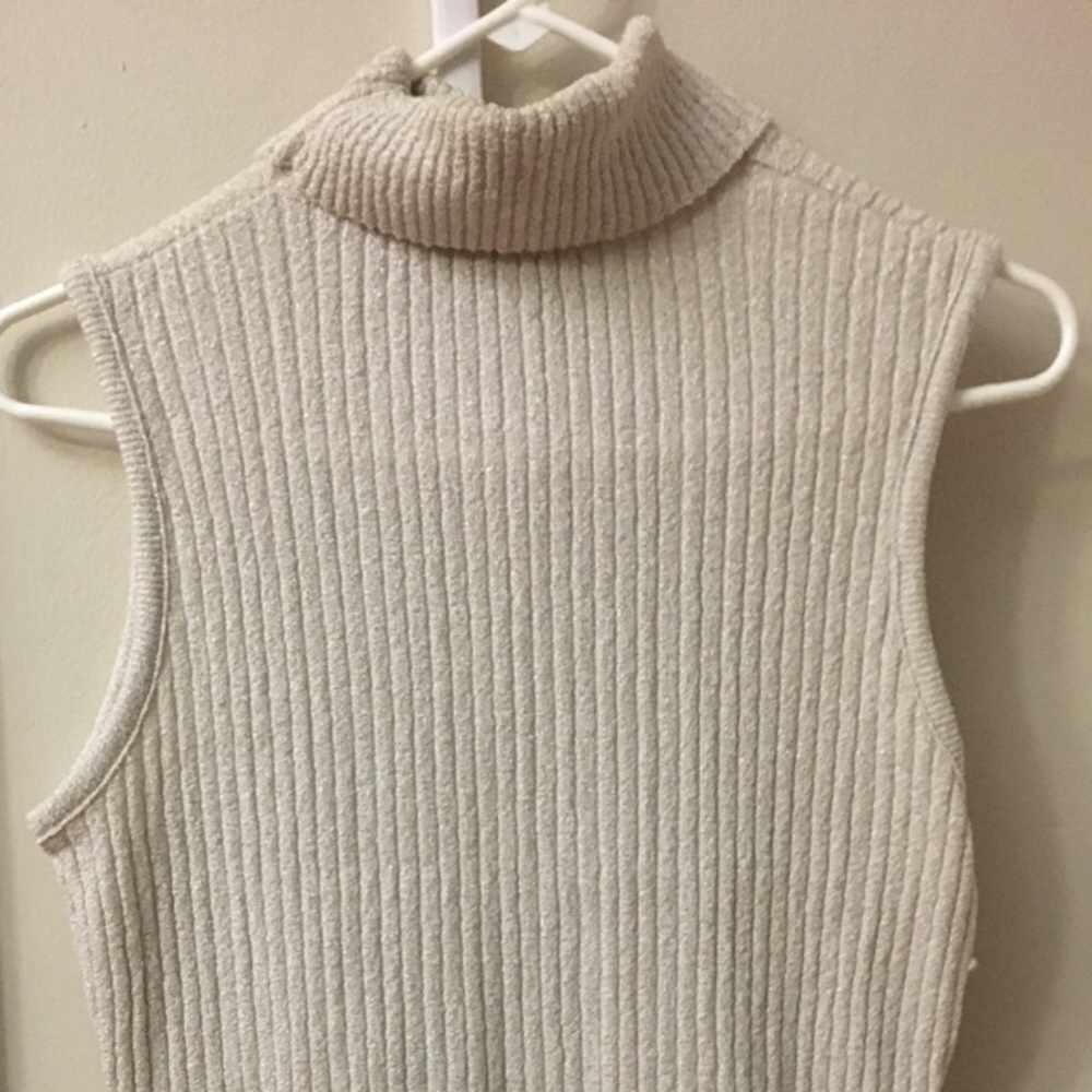 NWOT Kathy Ireland Sleeveless Ribbed Turtleneck