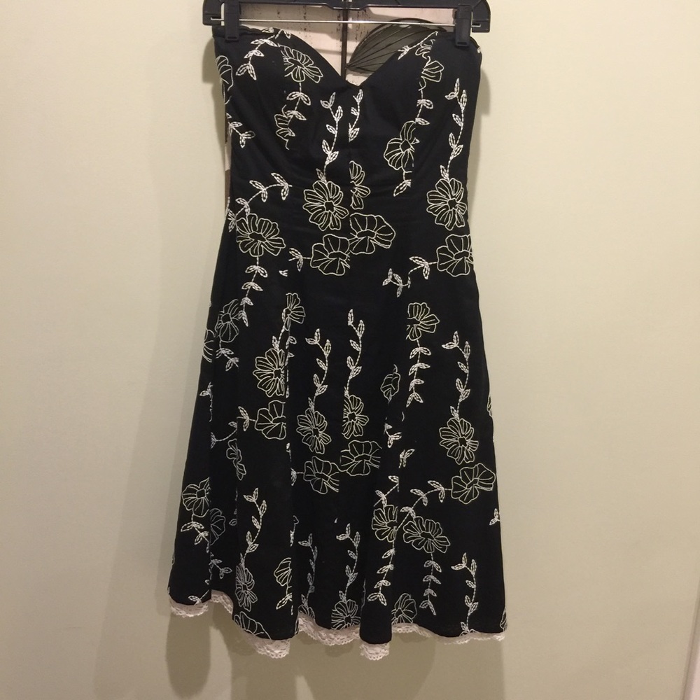 White House Black Market Strapless Summer Dress