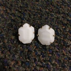 White kendra Scott stud earring