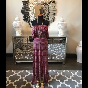 Firm Flash Sale🔥🔥 T Bags Maxi Dress