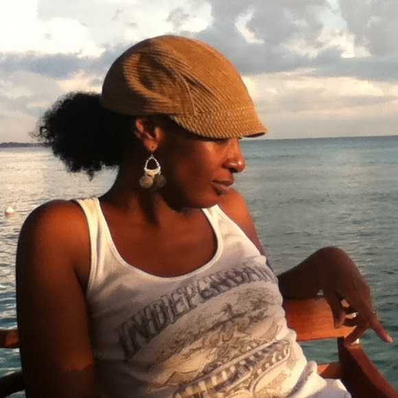 Meet your Posher, Tiffany - Picture 1 of 1