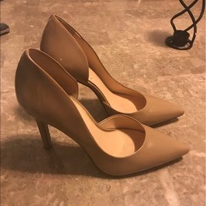 Nude Pumps