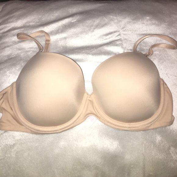 Victoria's Secret Wear Everywhere Lightly Lined - Picture 1 of 1