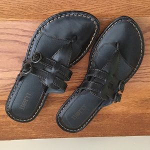 Size 38 Born thong sandals, black leather, NWT.