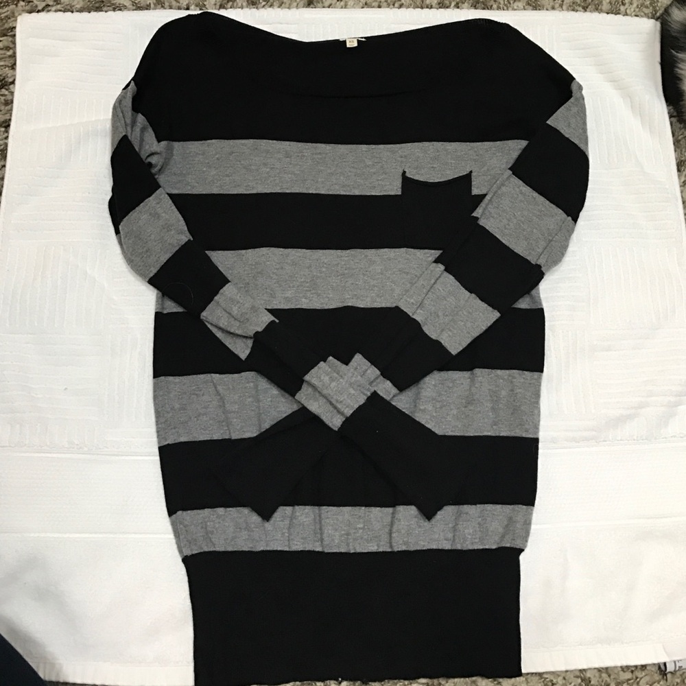 J. CREW long sleeve light sweater