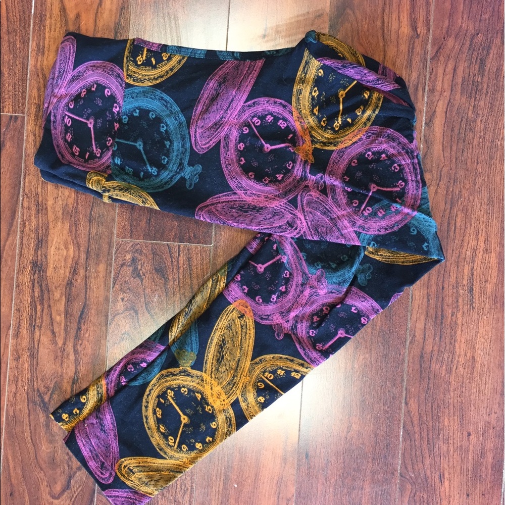 MUST GO!! Make an offer! Lularoe  leggings OS