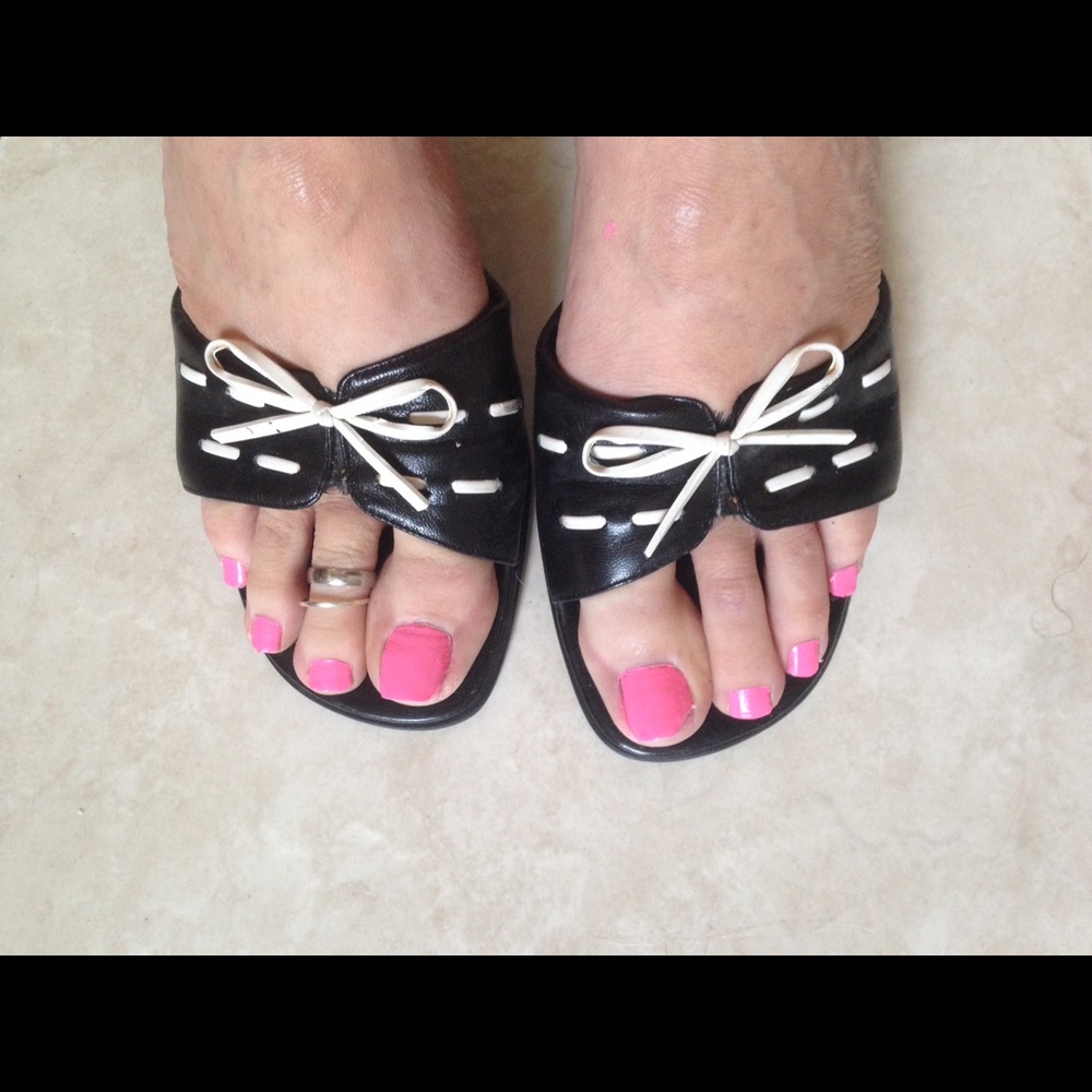 Black leather kitten heels by Impo. Size 8, EUC