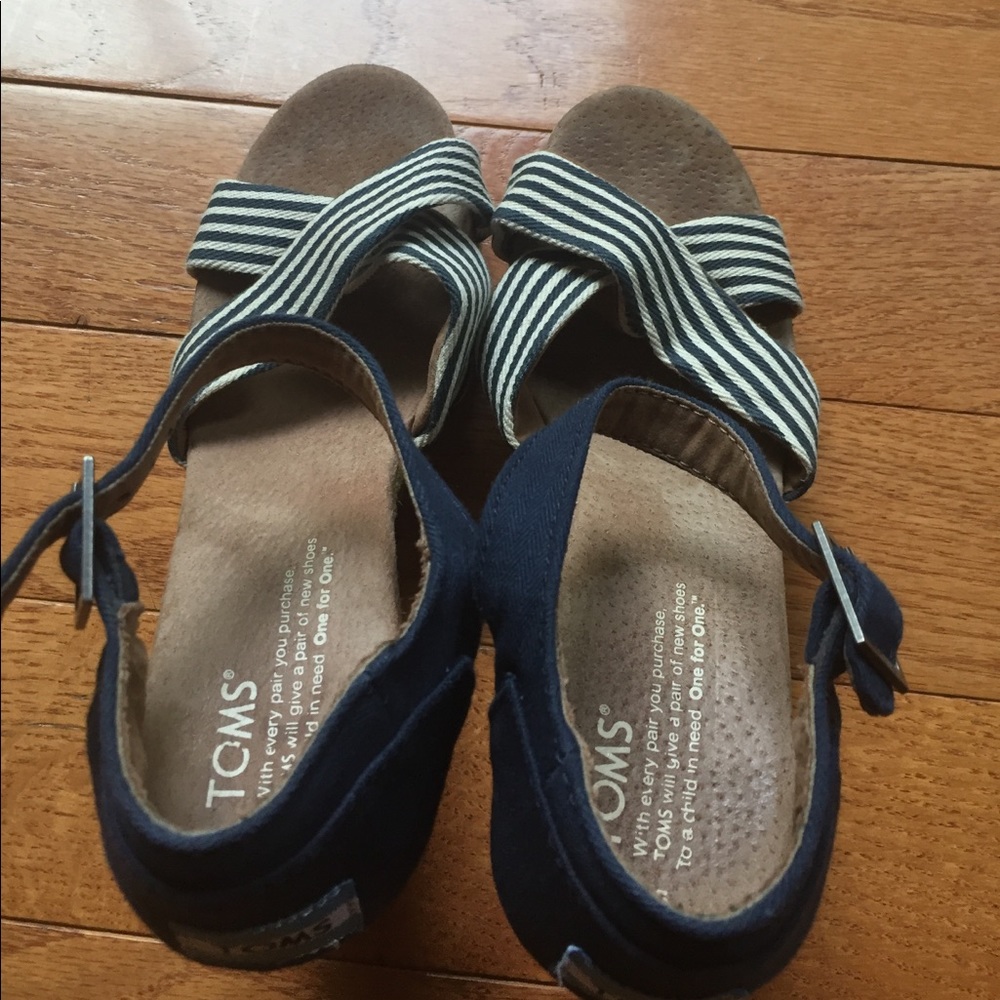 Tom's sandals