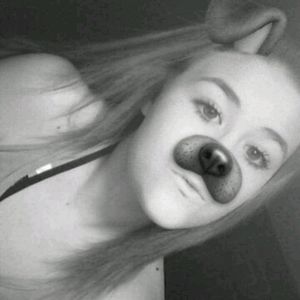 Meet your Posher, Chloe