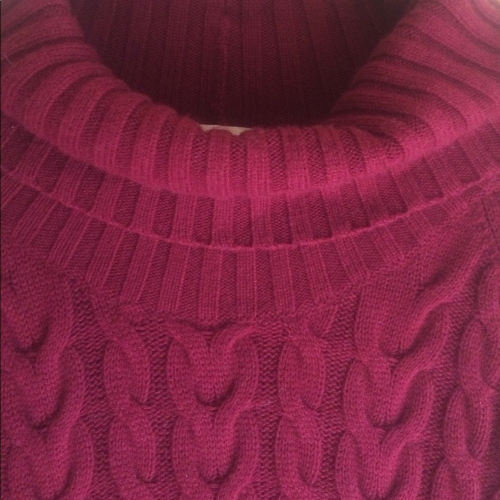 Banana Republic M Ruby Red turtleneck like new!