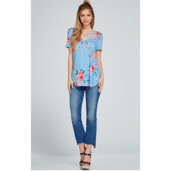 ❗️CLEARANCE❗️Blue Floral Criss Cross Tunic S M L - Picture 2 of 4