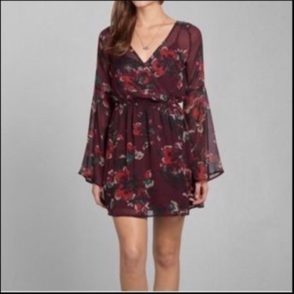 Abercrombie & Fitch Bell-sleeve dress