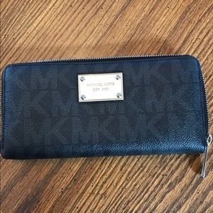 Black Michael kors zip wallet
