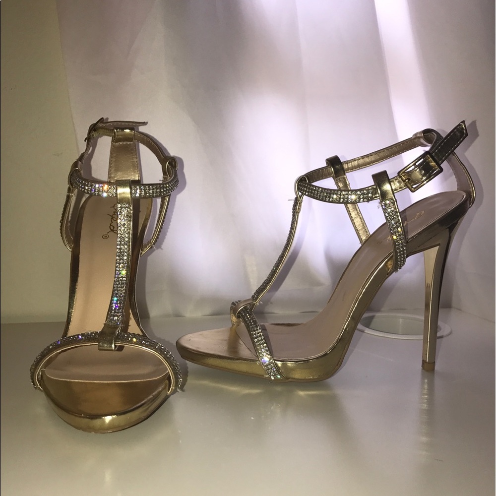 Qupid gold stilettos 💗 Like New💗 size 6.5 💗