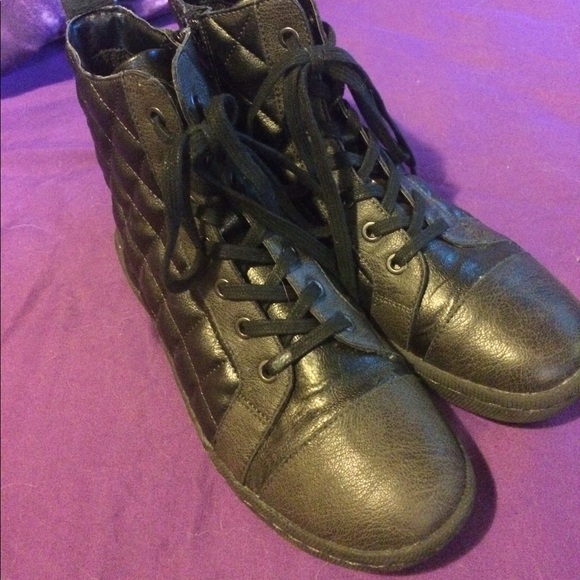 B.o.c Hightops - Picture 1 of 3