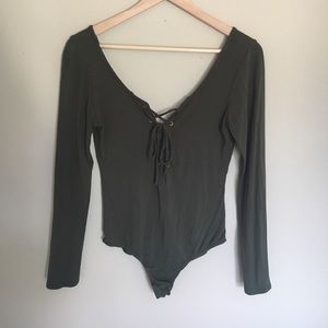 NWOT NYTT Lace up front bodysuit